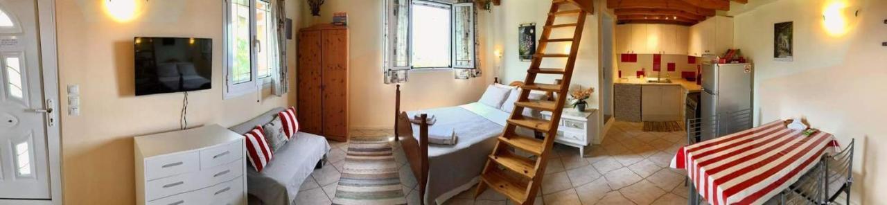 Bed and Breakfast Kostas Walkers Point à Dafnáta Extérieur photo