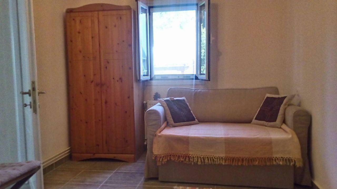 Bed and Breakfast Kostas Walkers Point à Dafnáta Extérieur photo